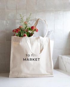 Market Photo Ideas, Tote Bag Photoshoot, Bag Photoshoot, Women Boho Style, Farmers Market Tote Bag, Bag Photography, Shopping Tote Bags, Burlap Tote Bags