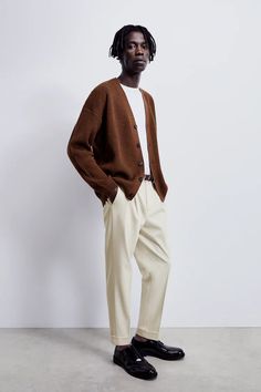 Cream Trousers Outfit Men, Beige Trousers Outfit Men, Cream Pleated Pants, Khaki Trousers Outfit, Cream Trousers Outfit, Beige Trousers Outfit, Brown Cardigan Outfit, Beige Pants Outfit, Trousers Outfit Men