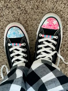 Converse Art, Converse Drawing, Doodle Shoes, Diy Converse, Converse Design, Converse Aesthetic, Custom Shoes Diy, Tv Girl, Custom Converse