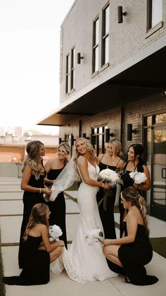 Briadsmade Dress Black, Black And Charcoal Bridesmaid Dresses, Bridesmaids With Groom, Brides Maids Photo Ideas, Editorial Wedding Bridesmaids, Black White Champagne Wedding Flowers, Nye Wedding Bridesmaid Dresses, Beach Wedding Black Bridesmaid Dresses, Groomsmen Bridesmaids Pictures