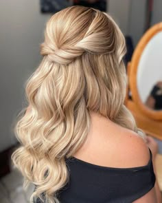 Wedding Hairstyles For Thin Hair: 30 Looks And Expert Tips [2022 Guide] ★ wedding hairstyles for thin hair half up with soft waves makemebridal Classic Half Up Wedding Hair, Half Up Half Down Bridesmaid Hair With Curtain Bangs, Bridal Hairstyles For Fine Long Hair, Half Up Half Down Soft Waves, Half Up Do For Fine Hair, Glam Waves Wedding Hair Half Up, Half Up Half Down Wedding Hair Classy, Textured Half Up Half Down Hair Wedding, Wedding Guest Hairstyles For Fine Hair