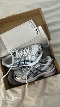 Asics Gel 1130, Pretty Sneakers, Trendy Shoes Sneakers, Pretty Shoes Sneakers, Kicks Shoes, Shoes Outfit Fashion, Fresh Shoes, Dad Shoes, Hype Shoes