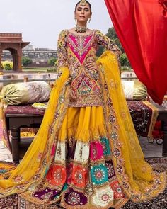 Mehndi Occasion Dress, Yellow Mehndi Outfit, Mahendi Dress, Mehndi Outfit Bridal, Mehndi Dress For Bride, Bridal Sharara, Evergreen Color, Mehndi Outfit, Bridal Mehndi Dresses