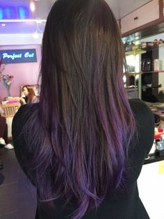 Purple Hair Streaks, Purple Brown Hair, Purple Ombre Hair, Dark Purple Hair, Colored Hair Tips, Purple Highlights