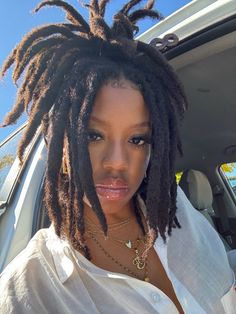 Locs Bangs, Short Locs Styles, Bangs Black Women, Women Locs, Green Dreads, Blk Women, Locs Styles, Short Locs, Beautiful Locs