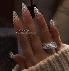 Diamond Nail Art Design, Almond Nail Art, Diamond Nail Art, Sassy Nails, Gold Glitter Nails, Pedicure Designs, Almond Nails Designs, Almond Nail