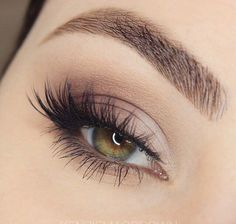 Blue Eye Makeup Tutorial, Wedding Hairstyles And Makeup, Hazel Eye Makeup, Wedding Day Makeup, Smink Inspiration, Makijaż Smokey Eye, Makeup Guide, Brown Eyeshadow, Perfect Eyebrows