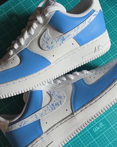 Custom painted Air Force Ones Hand painted with Angelus leather paint and sealed with a permanent sealer making the paint durable, lasting and waterproof. Please indicate in the personalization box whether you are purchasing Mens sizing or Womens sizing.  Processing time: 1-2  weeks Shipping time: 4-7 business days (depending on location, this does not apply to international orders, I am shipping from Canada) *PLEASE NOTE: Genuine Nike shoes are purchased once orders are placed and myself as the Nike Af1 Custom, Nike Shoes Women Fashion, Af1 Custom, Nike Fashion Shoes, Preppy Shoes, Pretty Shoes Sneakers, All Nike Shoes, Air Force One, Cute Nike Shoes