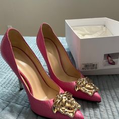 Authentic Versace Pink And Gold Pumps. Size 37 (7). Never Worn Besides Inside The House. In The Original Box With The Label. Luxury Pink High Heels, Luxury Pink Round Toe Heels, Designer Pink Heels For Galas, Versace Pumps, Versace Pink, Versace Shoes, Gold Pumps, Hair Removal, The Label