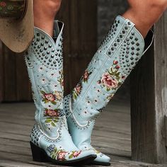 Josefina Floral Embroidery Cowboy Boots - 2 Colors. Cowboys are in love. These boho floral embroidery western cowboy boots are just gorgeous to look at with lovely rose embroidery and studded details. Truly full of G*ns' Roses spirits, rock'n roll and bohemian. Great for festival scenes and when you perform, too! Handmade - 5-7 days for production Gender: WOMENItem Type: Boots, Western BootsUpper Material: Artificial Leather, PULining Material: MicrofiberHeel Height: 7 cmFashion Element: Flower Embroidery Cowboy, Dandy Look, Tassel Heels, Cow Boys, Womens High Boots, Bota Country, Flat Heel Boots, Low Heel Boots, Trendy Boots