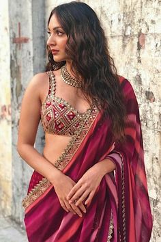 Saree Drape, Moonlight Photography, Dresses Traditional, Saree Designer, Beauty Academy, Modern Saree, Saree Poses, Women Faces