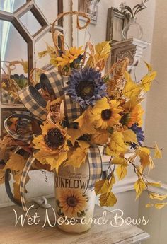 Sunflower Centerpieces, Sunflower Crafts, Floral Door Wreaths, Sunflower Arrangements, Fall Arrangements