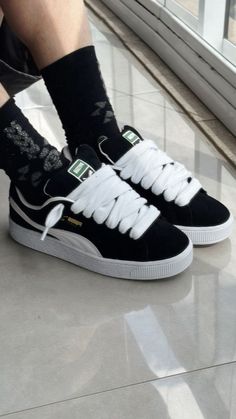 Puma Suede Xl Outfit Woman, Puma Suede Outfit Woman, Puma Shoes Women Outfit, Puma Suede Outfit, Puma Suede Black, Black Puma Shoes, New Puma Sneakers, Puma Shoes Women, Puma Tennis