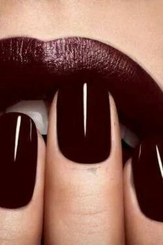 Nail Polish Colors Fall, Burgundy Nails, Fashion And Beauty Tips, Beautiful Lips, Glossy Lips, Nail Polish Colors, Red Lips, Nail Art Design, Beauty Nails