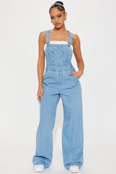 Baggy Overalls Outfit, Overalls Outfit Summer, Light Wash Overalls, Denim Overalls Outfit, Wide Leg Overalls, Overalls Outfit, My Energy, Future Outfit, Jean Overalls