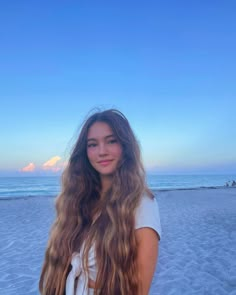 Beach Girl Aesthetic, Hairstyle Examples, Ombré Hair, Curvy Women Jeans, Beach Bunny, Instagram Photo Inspiration