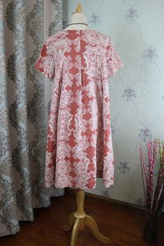 "【Fabric】 linen 【Color】 brick red, green 【Size】 Shoulder width 41cm/ 16\" Bust 104cm/ 41\" Sleeve length 19cm/ 7.4\" Length 97cm/ 38\" The hem circumference 242cm/ 94\" Washing & Care instructions: -Hand wash or gently machine washable do not tumble dry -Gentle wash cycle (40oC) -If you feel like ironing (although should not be necessary) , do it with steam or while the dress is still slightly wet -Do not bleach If you like this dress, perhaps you will also like other dresses from our collec Midi Dress Short Sleeve, Wool Winter Coat, Womens Denim Dress, Long Linen Dress, Dress Pleated, Linen Midi Dress, Linen Color, Fitting Dress, Loose Pullover