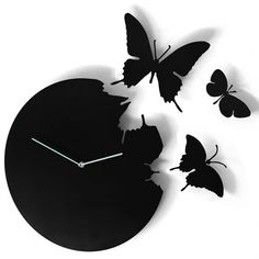 Butterfly Clock Black - This beautiful black Butterfly clock by Diamantini is so much more than your average clock. This stunning timepiece is a fusion of creative design and classic craftsmanship. Featuring an intricately detailed trio of butterflies, possibly the most thoughtful part of the design lies in the negative space cut from the clock face. This gives the butterflies a life of their own. They say that time flies, but you Butterfly Clock, Record Crafts, Red Clock, Diy Clock Wall, Daylight Savings Time