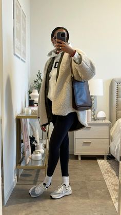 Winter Athleisure Outfits, Winter Lounge Wear, Fleece Jacket Outfit, Pregnancy Fashion Fall, Running Errands Outfit, Winter Jacket Outfits, Athleisure Winter, Fleece Outfit, Errands Outfit