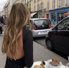 Brown Hair Inspo, Brunette Hair With Highlights, Dirty Blonde Hair, Honey Blonde Hair, Brown Hair Balayage, Dark Blonde Hair, Blonde Hair Inspiration, Blonde Hair Looks, Brown Blonde Hair