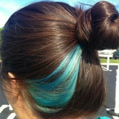 Pony Korean, Blue Peekaboo, Blue Hair Streaks, Hidden Hair Color, Luma Grothe, Hair Pony, Peekaboo Highlights, Highlights Ideas