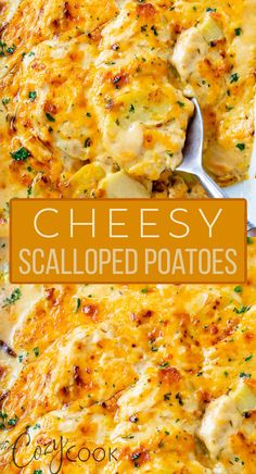 Cheesy Scalloped Potatoes with a spoon in them. Cheesy Scalloped Potatoes Recipe, Easy Scalloped Potatoes Recipe, Cheesy Scalloped Potatoes, Plats Healthy, Easy Potato Recipes