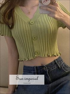 Women Knitted Short Sleeve Cropped Cardigan v Neck Top V Sun-Imperial United States Cardigan Short, Crop Top Designs, Girls Crop Tops, Cute Crop Tops, Short Sleeve Cardigan, Collars For Women, Ruffle Shorts, Short Sleeve Cropped Top, Cardigan Fashion