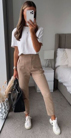 Casual Chique Stijl, Business Professional Outfits, Office Outfits Women, Business Casual Outfits For Work, Stil Elegant, Summer Work Outfits, Elegante Casual, Event Outfit, Casual Work Outfits