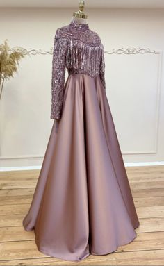 Muslim Prom Dress, Elegant Silk Dresses, Simple Gowns, Dinner Dress Classy, Formal Dresses With Sleeves, Frock For Women, Prom Dresses Gowns, Fashion Top Outfits, Modest Dresses Casual