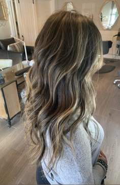 Crunchy Hair, Carmel Highlights, Black Hair Balayage, Hair Color Options, Hair Color Streaks, Color Balayage, Gorgeous Hair Color