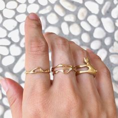 Funny Rings, Wax Carved Ring, Rings 2022, Aesthetic Funny, Rings Aesthetic, Golden Rings, Trendy Rings, Jewellery Art, Carved Ring