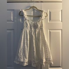 Brand New Size: 6 With Tags Stretchy Fit Kitteny Dress, White Bohemian Dress, Dresses Princess Polly, Dresses Princess, White Sundress, Princess Polly Dresses, White Eyelet Dress, Mini Dress White, Polly Dress