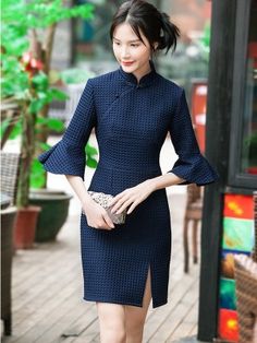 Chinese Dress Modern, Qun Kwa, Chinese Cheongsam Dress, Dress For Winter, Chinese Cheongsam, Qipao Cheongsam, Dress Photo, Fashion Drawing Dresses, Qipao Dress