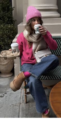 Uggs Autumn Outfit, Autumn 2020 Fashion Trends, Cosy Weekend Outfits, Padded Boots Outfit, Pink Beret Outfit Winter, Styling Summer Dresses For Winter, Winter Outfit With Uggs, Calletana Outfits, Colourful Autumn Outfits