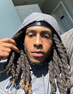 Black Man With Dreads, Man With Dreads, Men With Dreads, Men Dread Styles, Mens Hairstyles Curly, Dread Hairstyles For Men, Mens Dreads