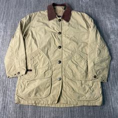 Vintage 2000s Timberland Two Pocket Basic Blank Essential Streetwear Y2K Aesthetic Tan Button Up Jacket Small Mens Condition:  Excellent Used Condition  = No Flaws Measurements: Please see photos above for all measurements IF YOU BUY TWO OR MORE ITEMS USE THE CODE BUNDLE @ CHECK TO SAVE 20% WE SHIP WITHIN 24 HOURS AFTER PURCHASE! Please be aware that we do not offer free returns!! The Buyer is responsible for the cost of the return label. Follow us on TikTok & Instagram @findsnostalgic and tag us in your finds Cotton Outerwear With Buttoned Pockets For Outdoor, Outdoor Cotton Outerwear With Buttoned Pockets, Classic Outerwear With Button Closure For Streetwear, Collared Outdoor Outerwear With Buttons, Classic Cotton Sport Coat With Buttons, Cotton Button-up Sport Coat For Outdoor, Collared Outerwear With Button Closure For Outdoor, Long Sleeve Sport Coat With Buttons For Outdoor, Outdoor Single-breasted Button-up Utility Jacket