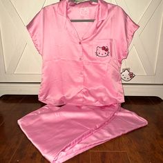 Bnwt Hello Kitty Pink Silky Satin Embroidered Pajama Set In Sizes Small, Medium, Large, And Extra Large! Silk Pajamas Outfit, Silk Pyjama Outfit, Pink Silk Pajamas, Pink Pajama Pants, Purple Joggers, Embroidered Pajamas, Pajama Outfit, Fleece Pajama Pants, Pink Pajamas