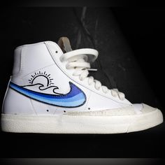 Custom Painted Nike Blazers Style Nike Blazer, Nike Blazer Women, Custom Blazers, Nike Shoes Custom, Blazers Nike, Custom Nike Blazers, Nike Shoes Women Fashion, Painted Nikes, Nike Blazers