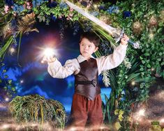 Click to see this enchanted fairies storybook photo session for kids on Cute Enchanted Fairies Photography, Kids Photoshoot Ideas At Home, Fairy Garden Ideas Outdoor, Kids Photoshoot Ideas, Fairy Photography, Boys Costumes