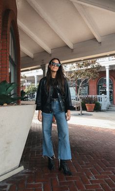 Mix & Match Minimalist Looks | Natalie Borton Fall Outfits For Concerts, Boot Casual Outfit, Converse Going Out Outfit, Sleek Edgy Outfits, Minimalist Edgy Outfits, Black Platform Ankle Boots Outfit, Chelsea Boot Jeans Outfit, Washed Black Denim Jacket Outfit, Short Combat Boots Outfit