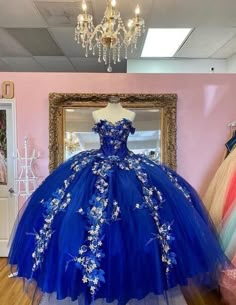 Royal Blue Ball Gown, Royal Blue Quince, Mexican Quinceanera, Mexican Quinceanera Dresses, Quince Stuff, Quinceanera Themes Dresses, Quincenera Dresses, Blue Ball Gown, Prom Dress Pictures