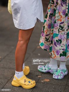 100 Perfect Celebrities In Crocs Ideas in 2023 Outfits With Crocs, How To Style Crocs, Neon Bra, Styling Crocs, Crocs Outfit, Yellow Jumpsuit, All Black Looks