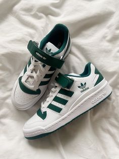 Trendy Shoes Sneakers, Dr Shoes, Shoe Wishlist, Fresh Shoes, Shoe Inspiration, Hype Shoes, Shoe Inspo, Aesthetic Shoes, Swag Shoes