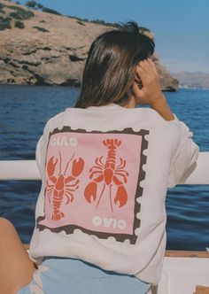 *** PRE-ORDER *** Arriving to HQ in 4 weeks.Get ready to fall in love with our Lobster Sweater! This sweater screams 'amore' with its adorable stamp-like lobster design, and trust us, it's like hugging a cloud—super soft and oh-so-comfy! Oversized fit Crew neckline Long sleeves Ciao logo on front and design on the bac Lobster Sweater, Lobster Design, Patchwork Hoodie, Oversized Fits, Fall In Love, Pre Order, In Love, Graphic Tees, Cute Outfits