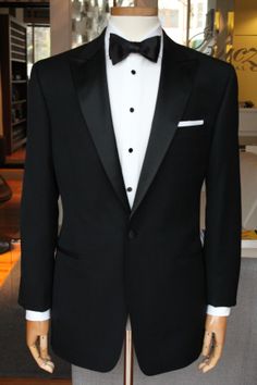 Mens Tuxedo Wedding, Groom Suit Trends, Black Tuxedo Wedding, Wedding Suits Men Black, Black Tuxedo Jacket, Wedding Dresses Men Indian, Blazer Outfits Men, Groom Wedding Attire, Black Suit Men