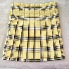 Brand New, Never Worn. Perfect Condition! High Waisted Plaid Skirt, Plaid Skirt, Plaid Skirts, No Boundaries, Boundaries, Womens Skirt, Dress Es, Plaid, High Waisted