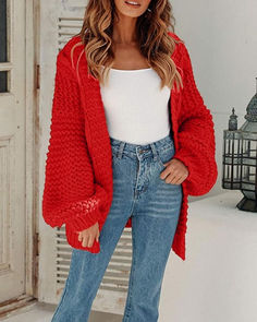 This might be my favorite chunky cardigan I have seen so far. Dik Vest, Chunky Sweater Cardigan, Plus Size Pullover, Elegant Sweater, Winter Knit Hats, Chunky Cardigan, Red Cardigan, Plus Size Sweaters, Ladies Dress Design