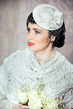 Ivory Pillbox Hat, Veil Fascinator, Hat Veil, Evening Hat, British Hats, Ivory Hat, 50s Wedding, Ivory Veil, Bridal Fascinator