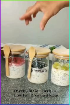 Kickstart your day with these delicious Overnight Oats! Perfect for a Low-Fat Breakfast, these easy-to-make oats are packed with fiber and nutrients to keep you energized all morning. Customize with your favorite toppings for a tasty, nutritious start to your day. Ideal for weight loss and meal prep, this recipe is a must-try! #LowFat #HealthyBreakfast #OvernightOats #WeightLoss #MealPrep Low Fat Breakfast Ideas, 21 Day Fix Overnight Oats, Delicious Overnight Oats, Low Fat Breakfast, Overnight Oats Recipes, Low Fat Desserts, Meal Plan For Beginners, Low Fat Dinner, Low Fat Snacks