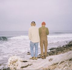 Surf Film Photography, Men Surf Style, Granola Man, Mens Surf Style, Torren Martyn, Granola Boy Aesthetic, Surfer Boy Aesthetic, Surf Style Men, Surfer Lifestyle